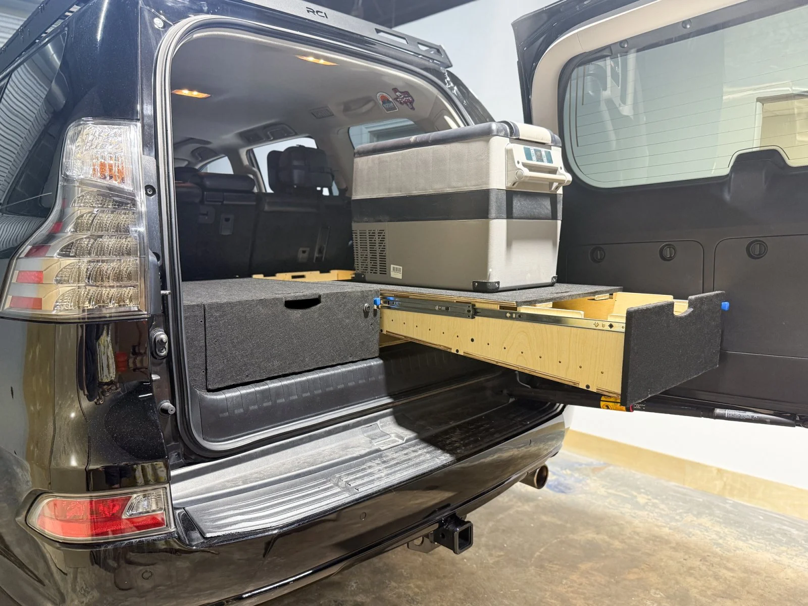 10-camping-drawer-lexus-gx460.webp