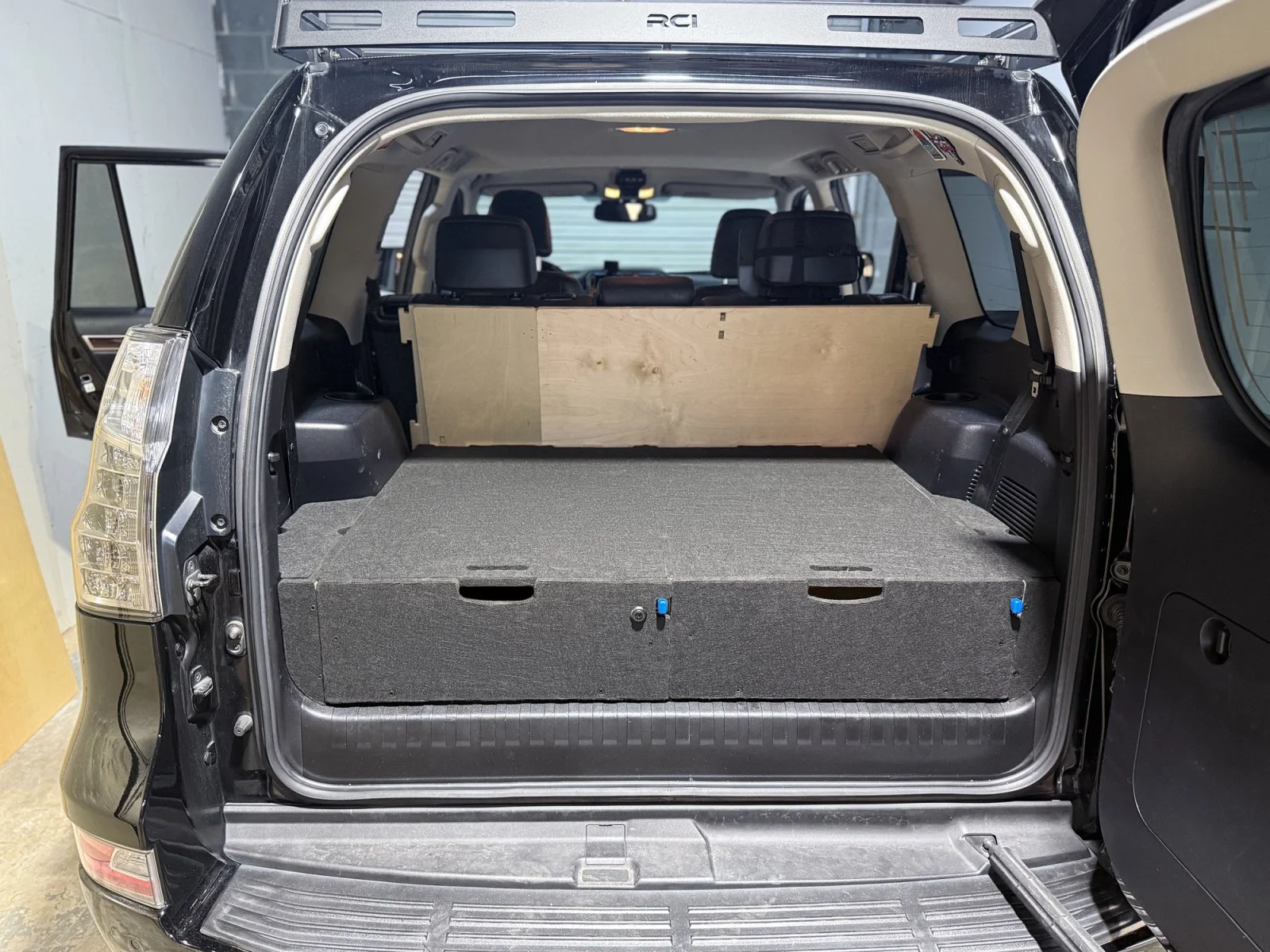 16-camping-lexus-gx460.webp