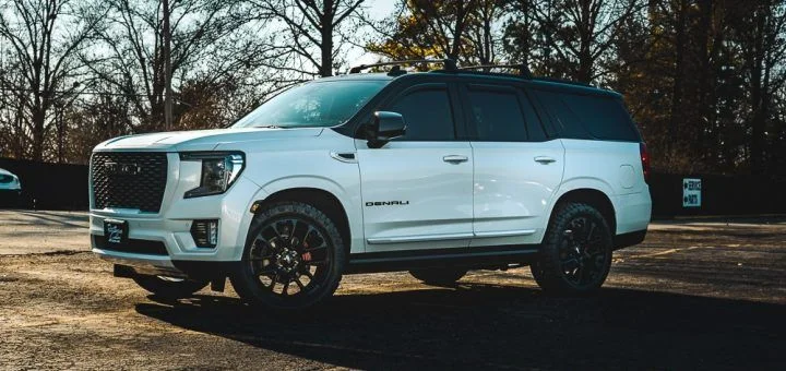 Custom-2022-GMC-Yukon-Denali-Video-002-Front-Three-Quarters-720x340.webp