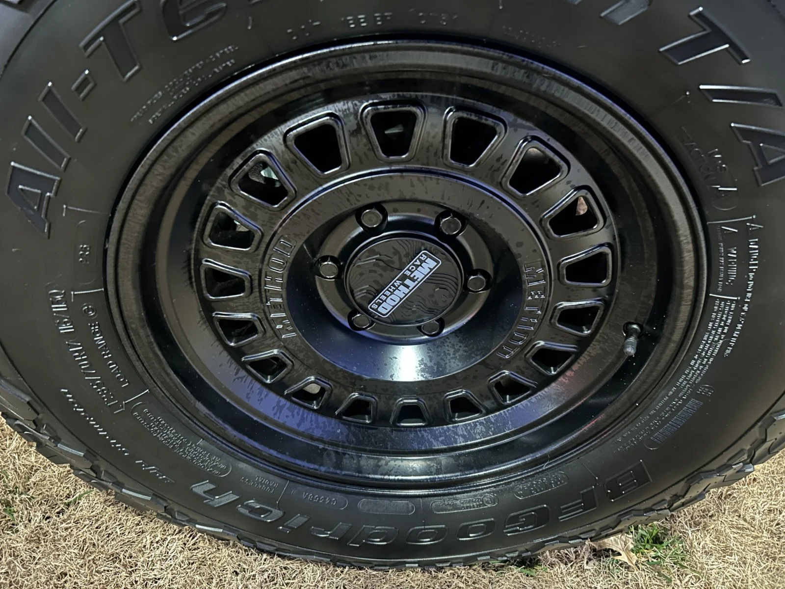 gray-lexus-gx550-methodwheels1.webp