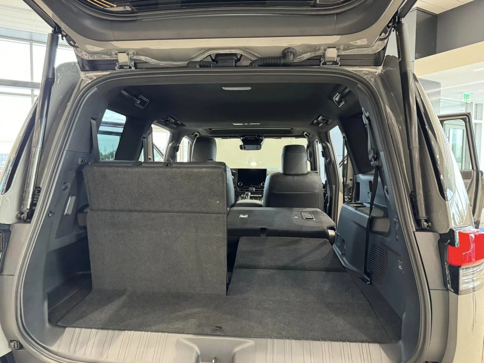 LexusGX_7_Seat_Folded2.webp