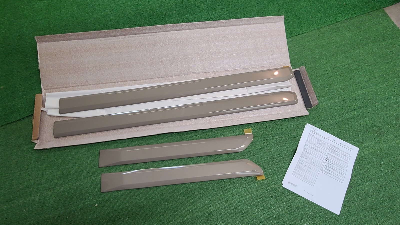 Side body moldings.jpg