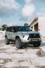atomic silver gx550  silver wheels.webp