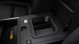 Half_Coolbox_in Car.png
