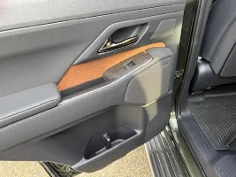 Luxury + Saddle Tan Interior