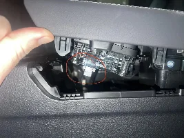 Phone charging pad: the Lexus GX 550’s great tech disappointment (should be recalled)
