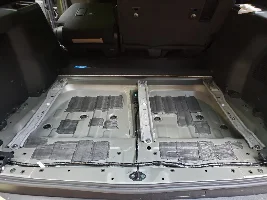 [Pics request] Did anyone remove trunk floor trim or sides?