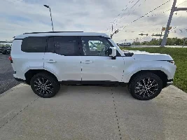 Lexus GX 550 Eminent White Pearl Photos ⚪