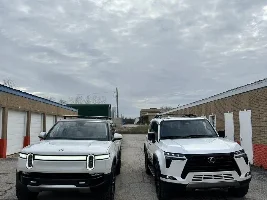 Lexus GX550 vs Rivian R1S