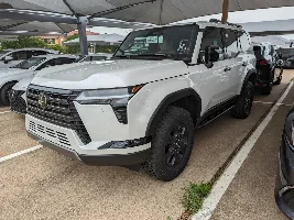 Lexus GX 550 Eminent White Pearl Photos ⚪