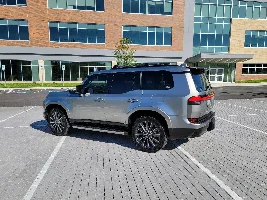 24 Lexus GX550