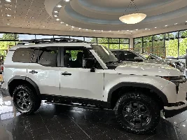White Overtrail Pics?