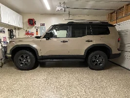 2025 GX550 Overtrail EARTH/Black