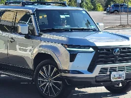24 Lexus GX550