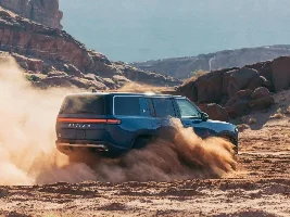 Lexus GX550 vs Rivian R1S