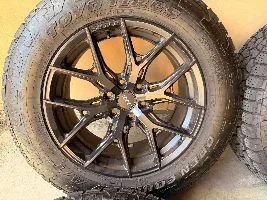 Vossen HF6-4 20x9 (+18) w/ Toyo AT III 275/60/20 (33") Tires - Los Angeles