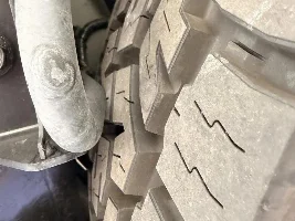 Has anyone fit a 35" spare tire under the GX550?