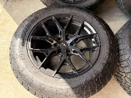 Vossen HF6-4 20x9 (+18) w/ Toyo AT III 275/60/20 (33") Tires - Los Angeles