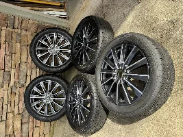 5 New Luxury rims and wheels with locking lug set