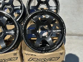 Rays Te37SB 18 inch 8+38 265/70/18 Ridge grapplers
