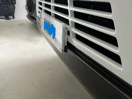 License plate plinth delete