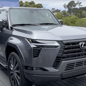 2024-gx550-gray-walk-around.png