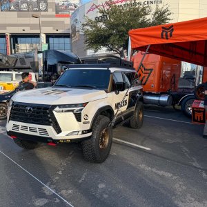 bink-desgns-sema-gx550-8.jpg
