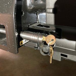 locking_hitch_pin_lockside.jpg