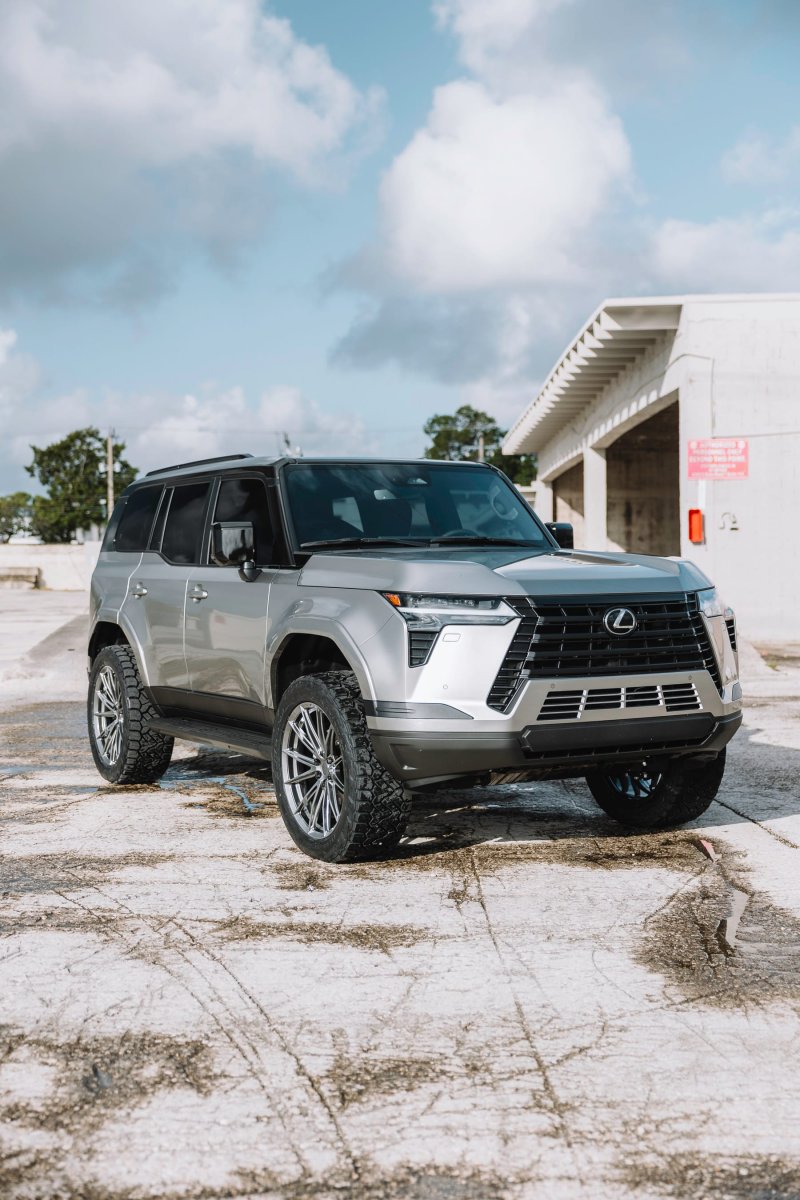 atomic silver gx550  silver wheels.jpg