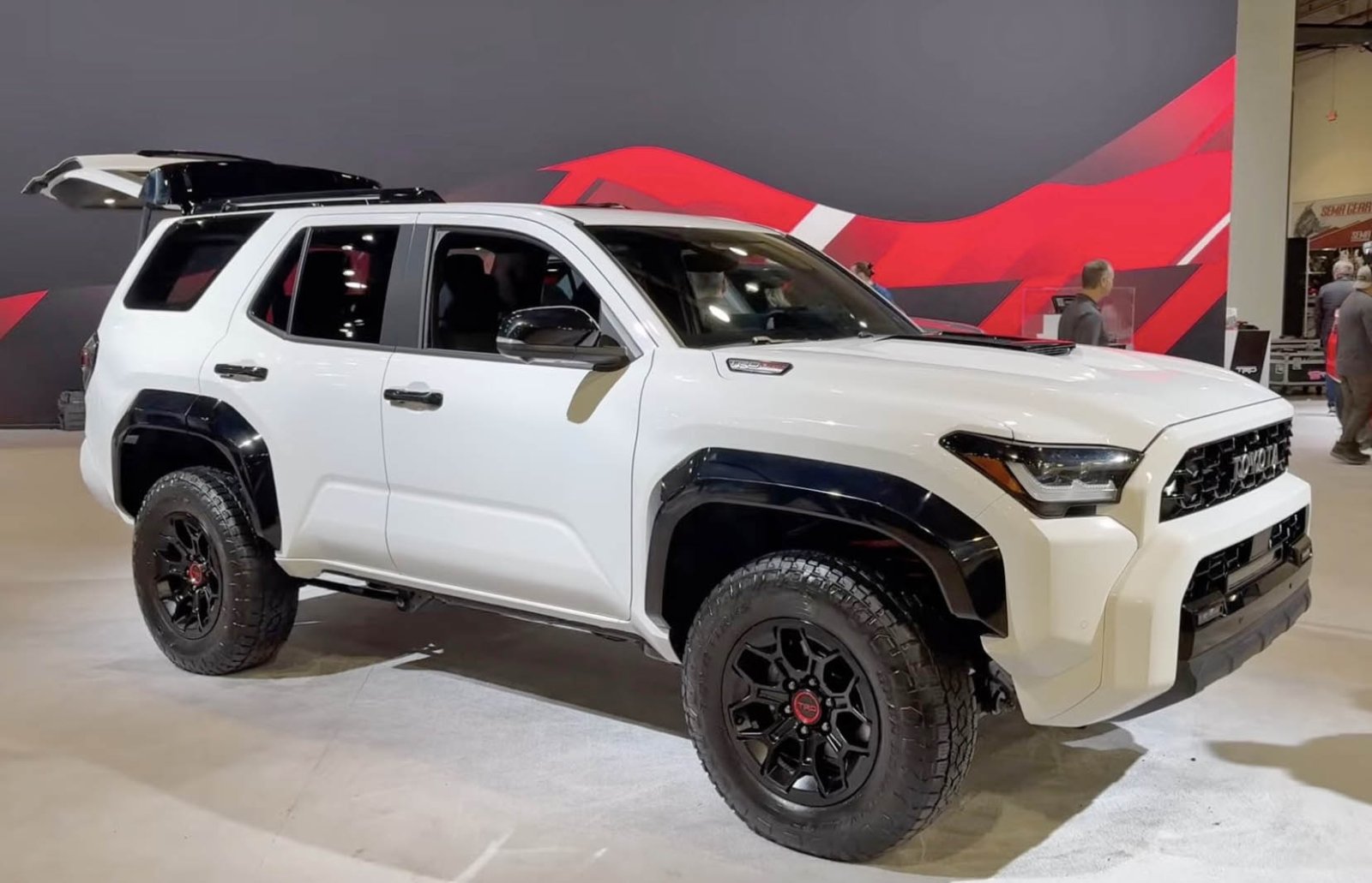 Ice-Cap-White-2025-Toyota-4Runner-TRD-Pro-photo-image-5.jpg